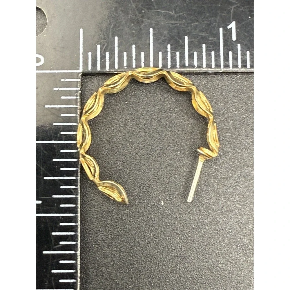 Gold Tone‎ Hoop Earrings Lightweight Pierced - Picture 5 of 6